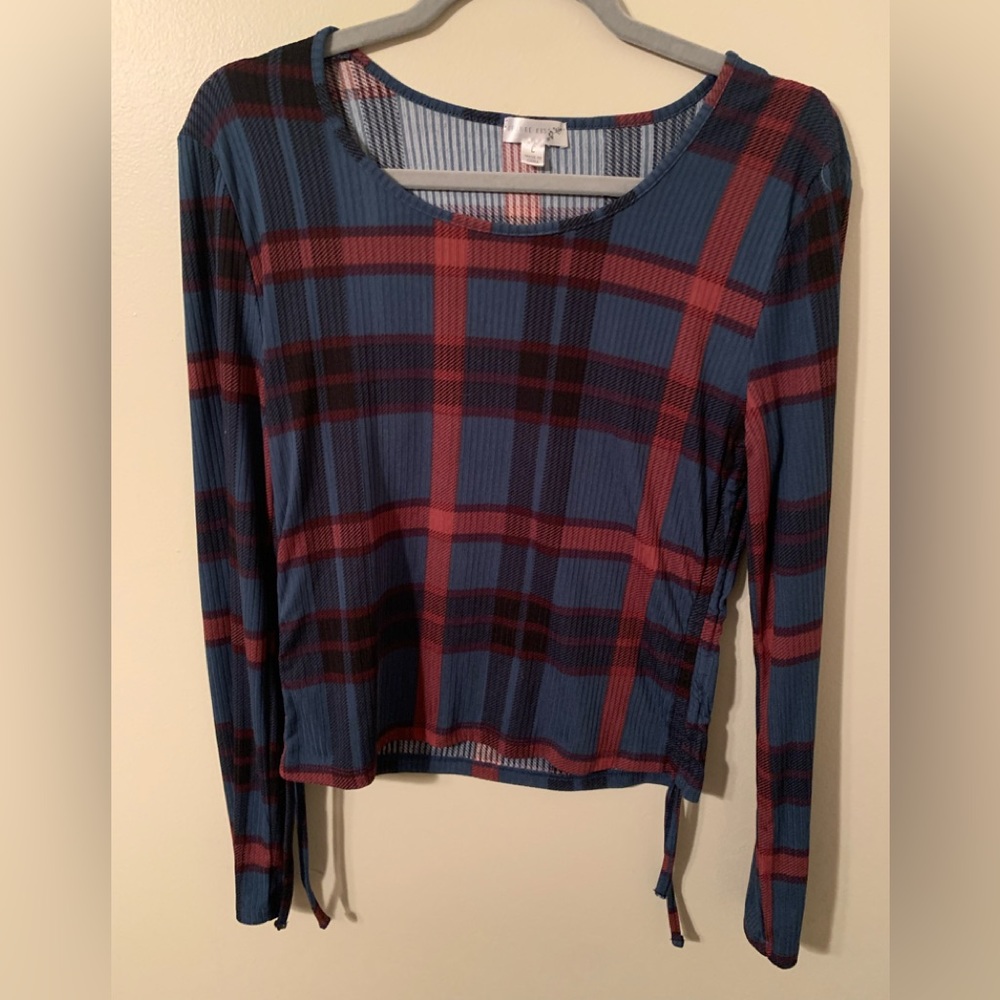 Orange Kiss shirt. 3